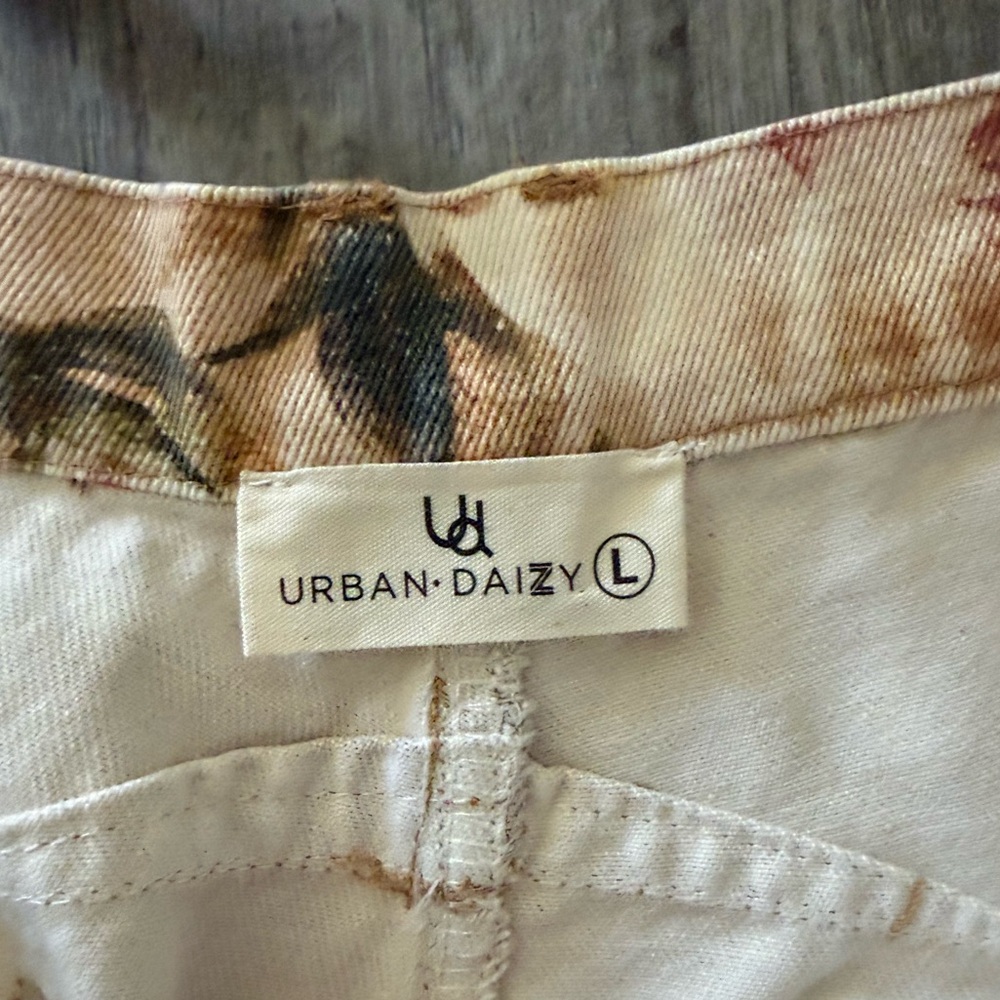 Floral Patterned Pants - image 7